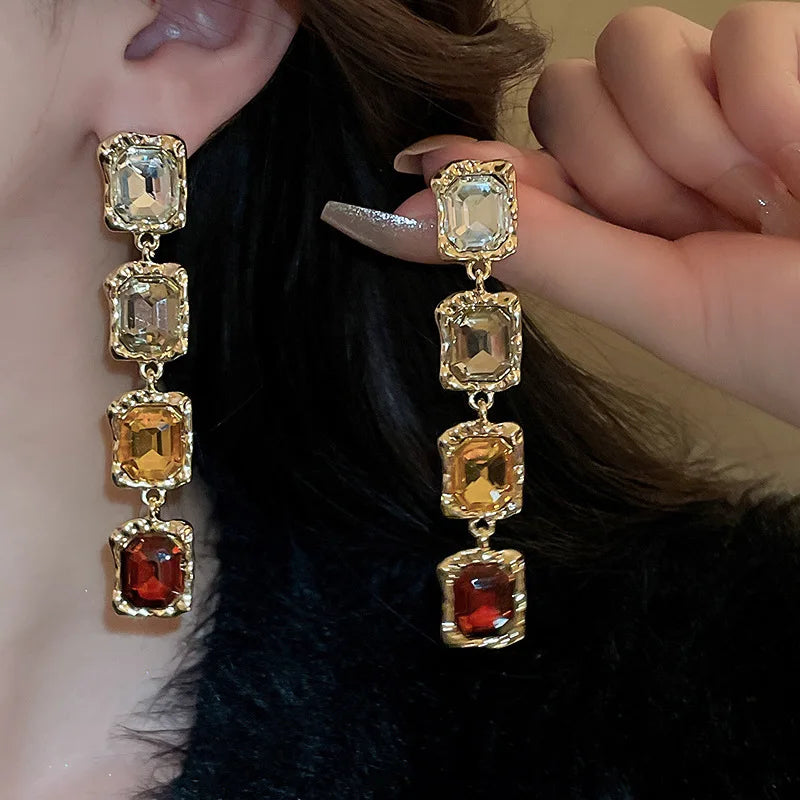 Fenyi Wholesale Fashion Vintage Daily Gifts High-end Unique Diamond Exquisite Jewelry Necklace Earrings Jewelry Set