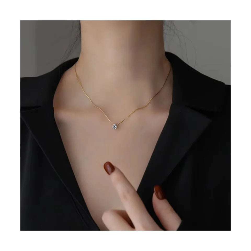 Jewelry Supplier New Design Fashion Stainless Steel Non Fading Gold Premium 6-Claw Diamond Pendant Necklace for Women
