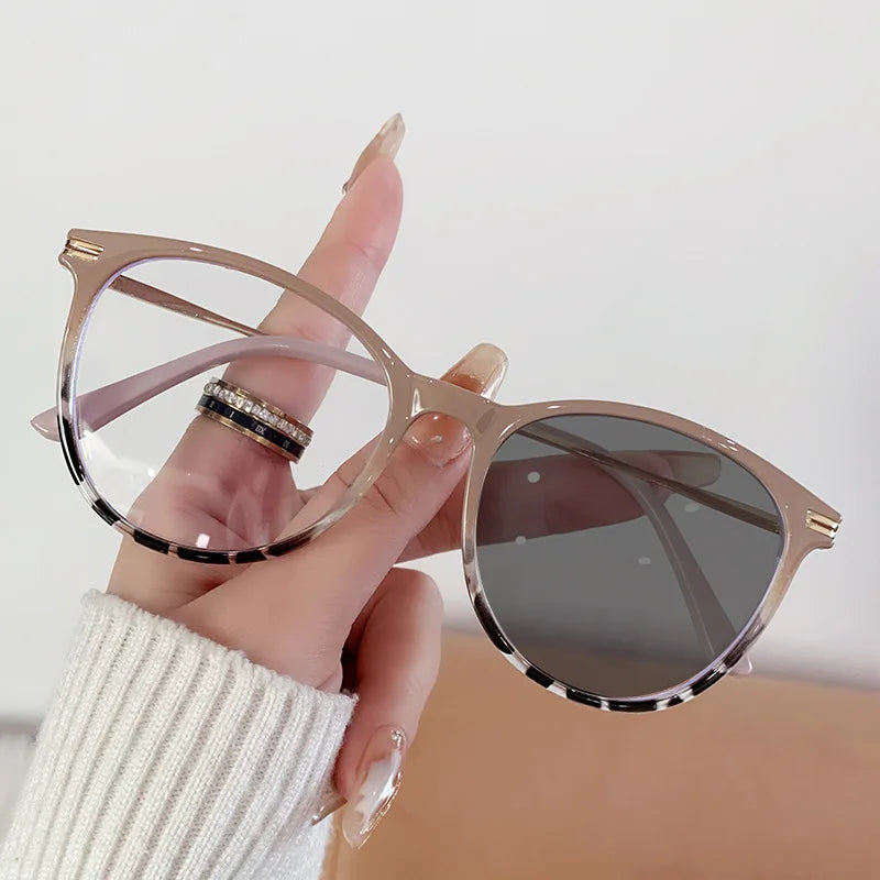 2026 Fashion Vintage Men Metal Computer Eyeglasses Round Frame Blue Light Blocking Photochromic Glasses Women