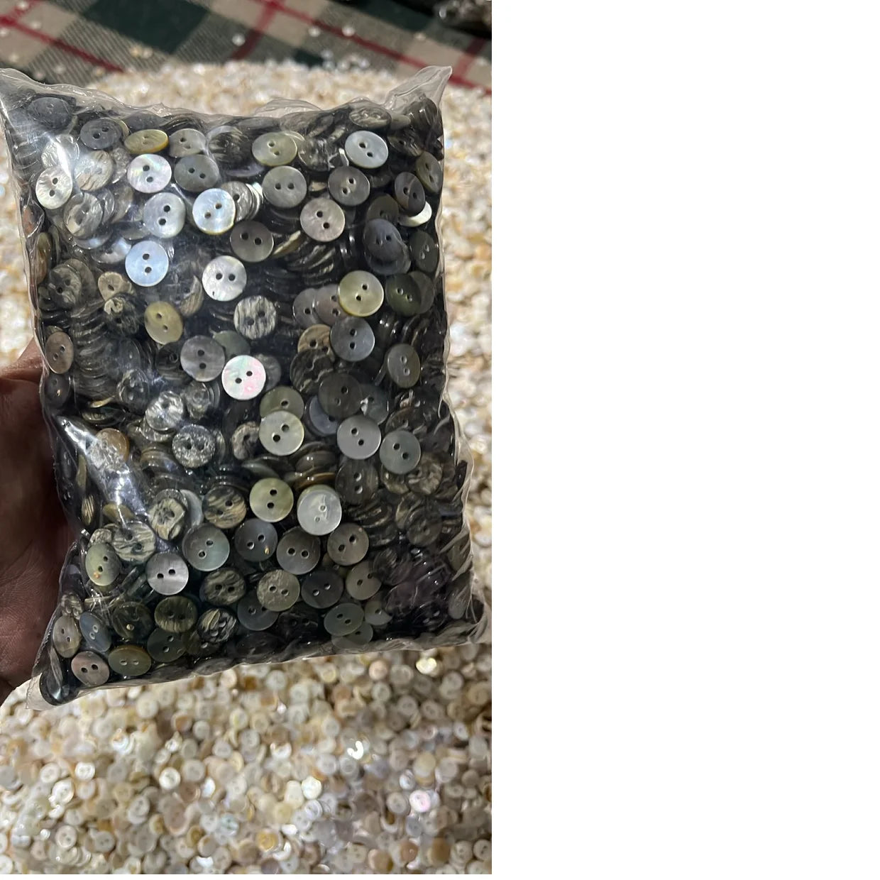 Custom Made Eco-Friendly Black Mother Pearl Shell Buttons Diamond Heart Square Mushroom 2-Holes Flatback Shirt Maker Women's