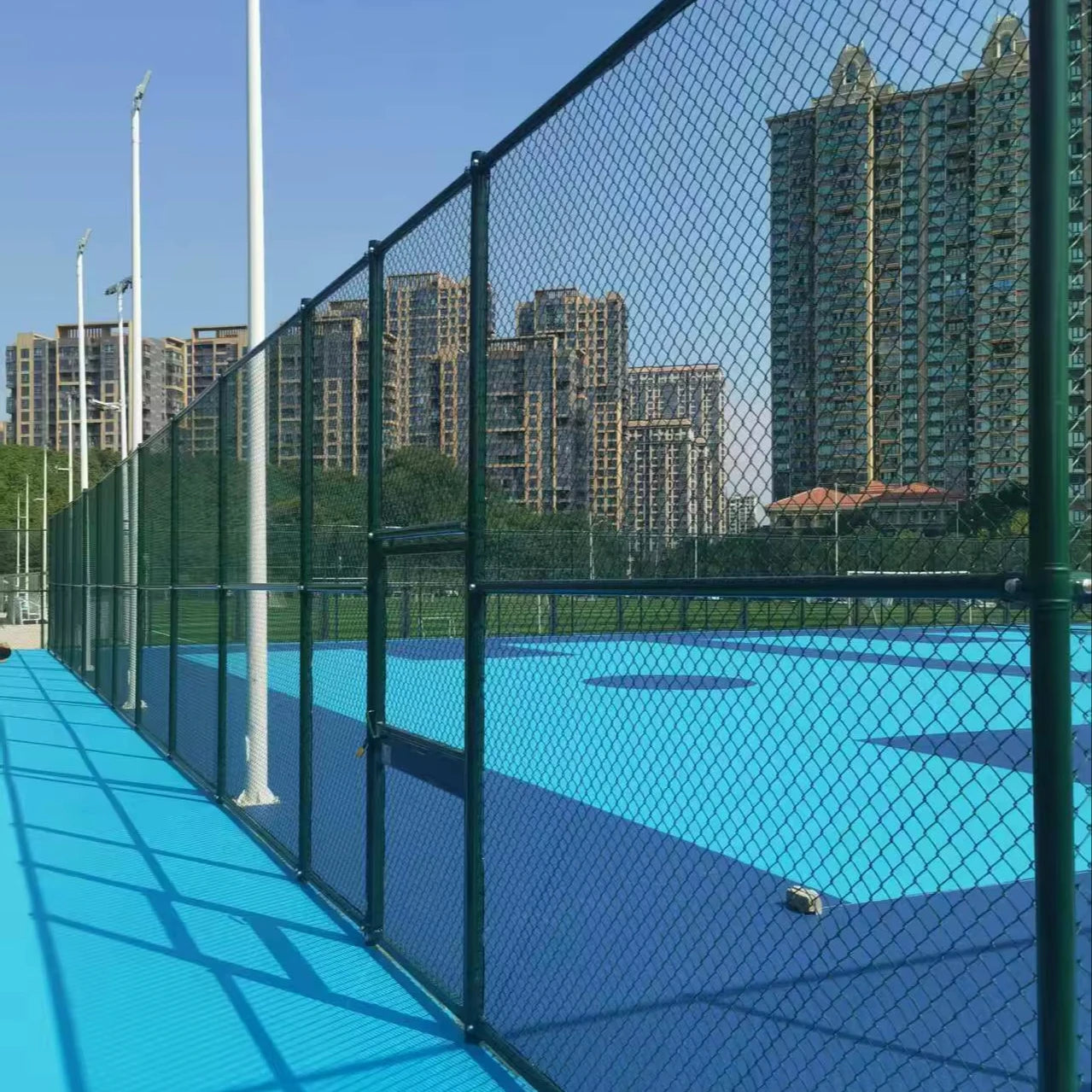 Enlio Professional Multi-Sport Safety Steel Green Fence for Basketball/Badminton/Volleyball Courts Tennis/Football Field