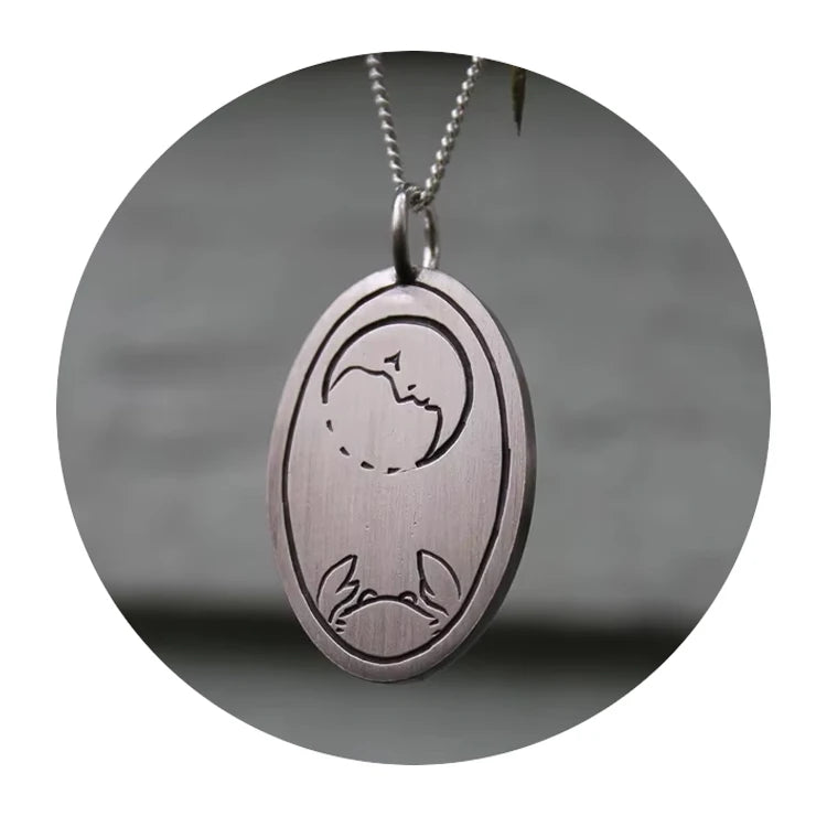 Vintage Oval Charm Necklace Simple Fashion Engraved Pendant Necklace