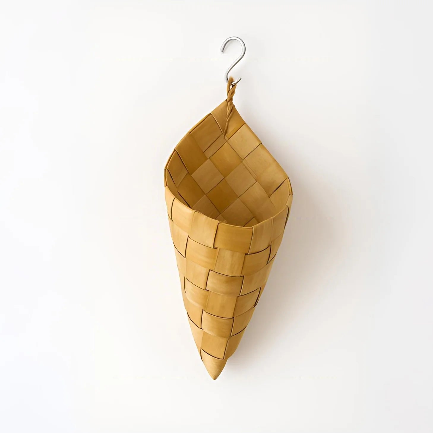 PIONEERA Handmade Woven Triangle Hanging Basket-Natural Wooden Weaving Painted Wall Decoration for Home & Garden