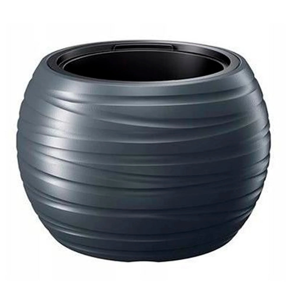 Round planter with 25L reservoir. Maze made of plastic in anthracite color. 39.6 (length) x 39.6 (width) x 26 (height) cm