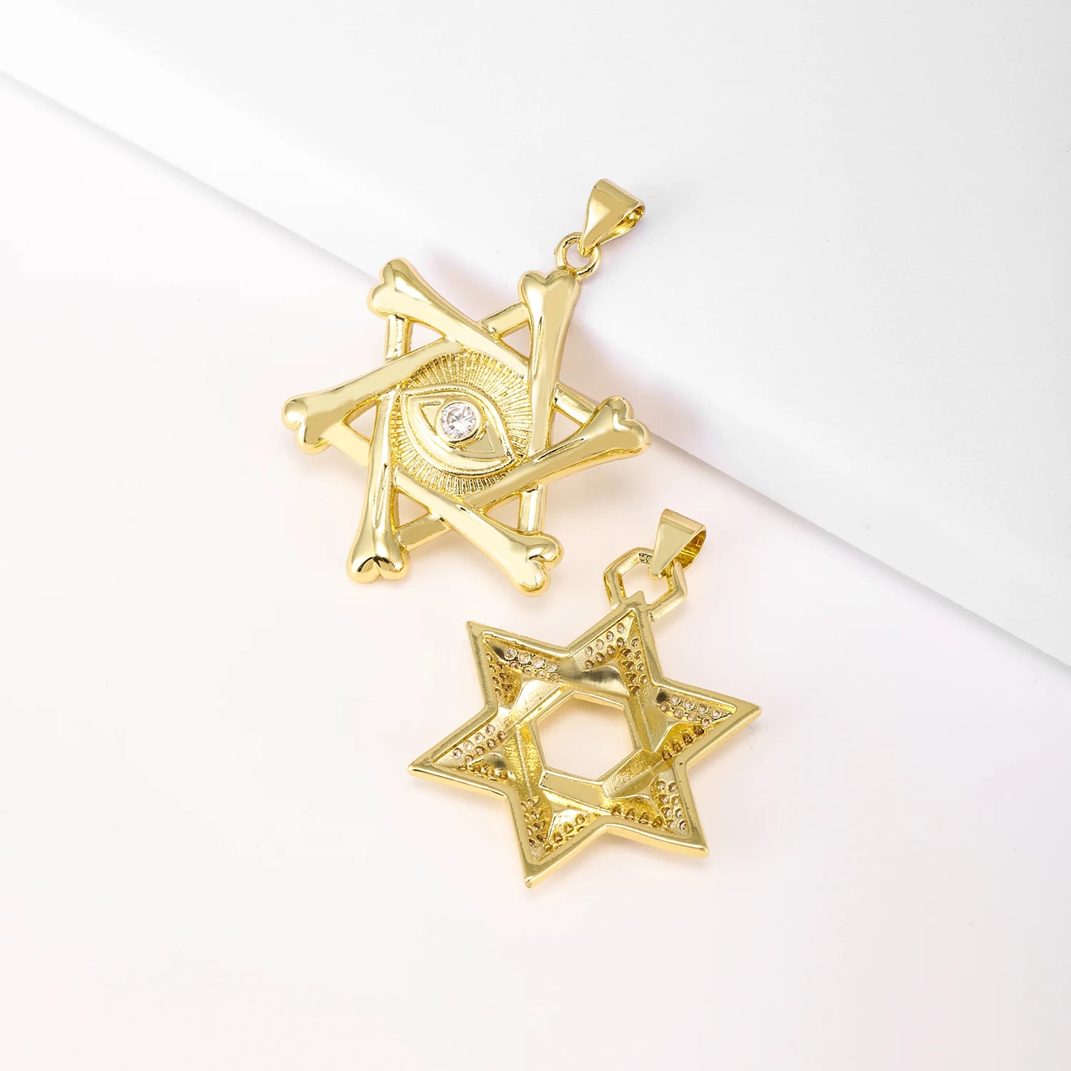 QIKU Wholesale Copper Star Charm 18K Gold Plated Zircon Crystal Metal Pendant for Jewelry Necklace Making Bulk