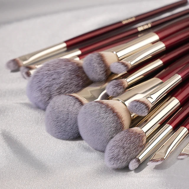 New Trending 15pcs Red Beili Makeup Brush Set Luxury Vegan Custom Foundation Powder Concealer Cosmetics Brushes Set