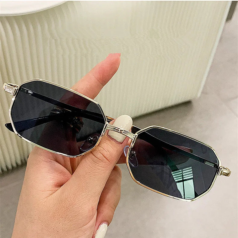 Logo Custom 2025 Retro Metal Small Frame Sunglasses UV400 Alloy Square Punk Sunglasses Men Women