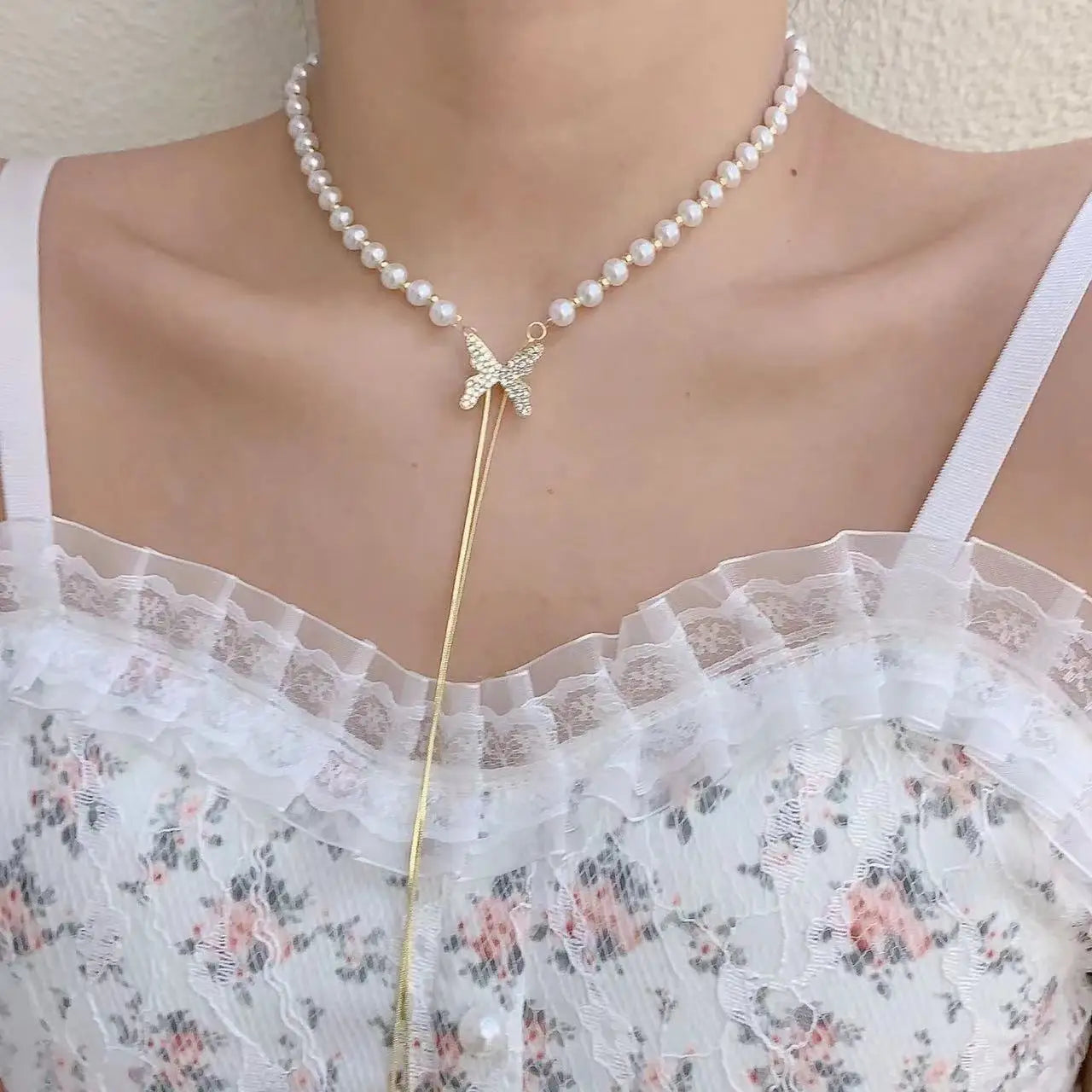 2023 Hot Selling Gold Plated Tassel Butterfly Clavicle Necklace Luxury Elegant Butterfly Pearl Chain Necklace