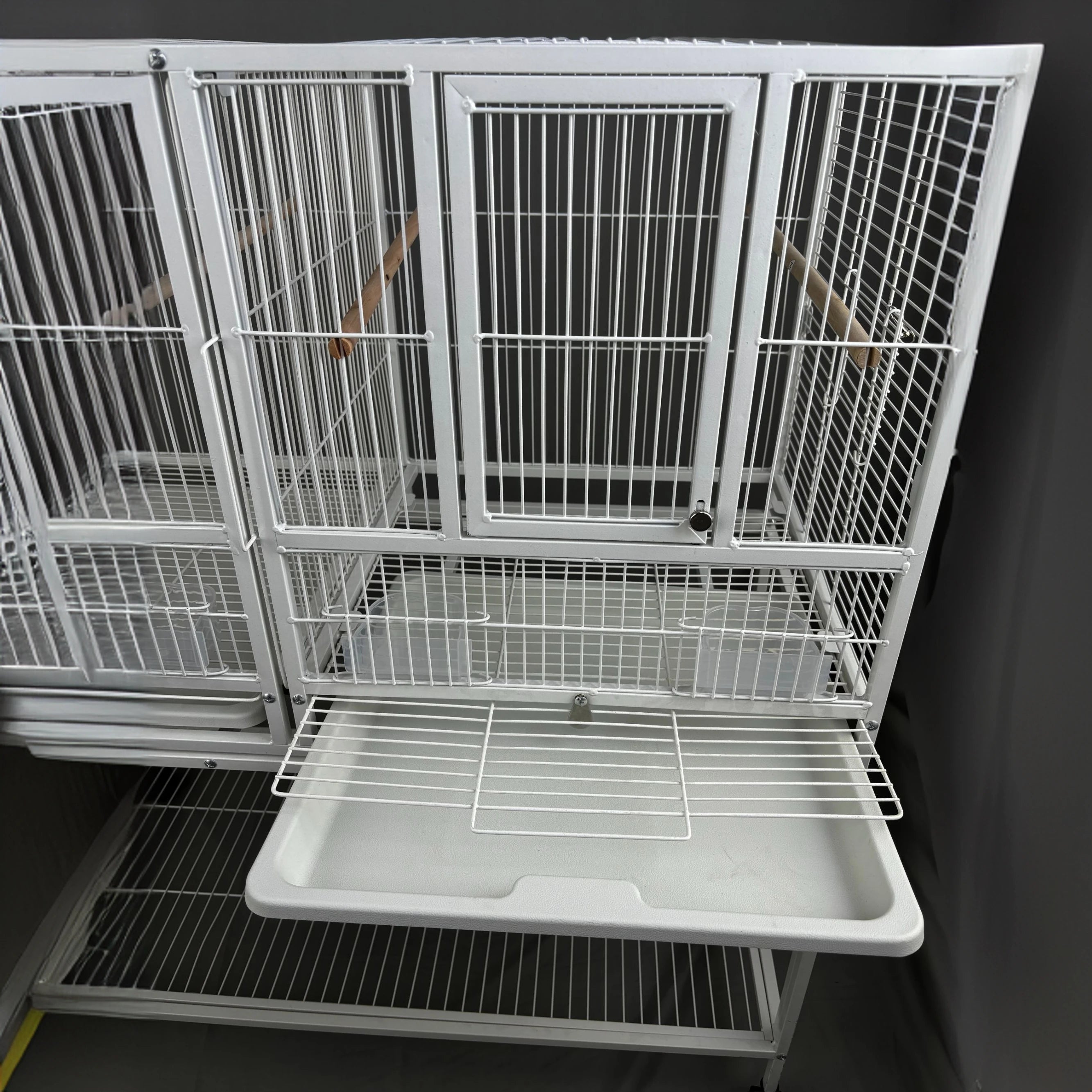 Factory Wholesale Multi Tier Metal Detachable Tray Breeding Cage with Wheels Stand Pet Aviary Cage Cage for Birds