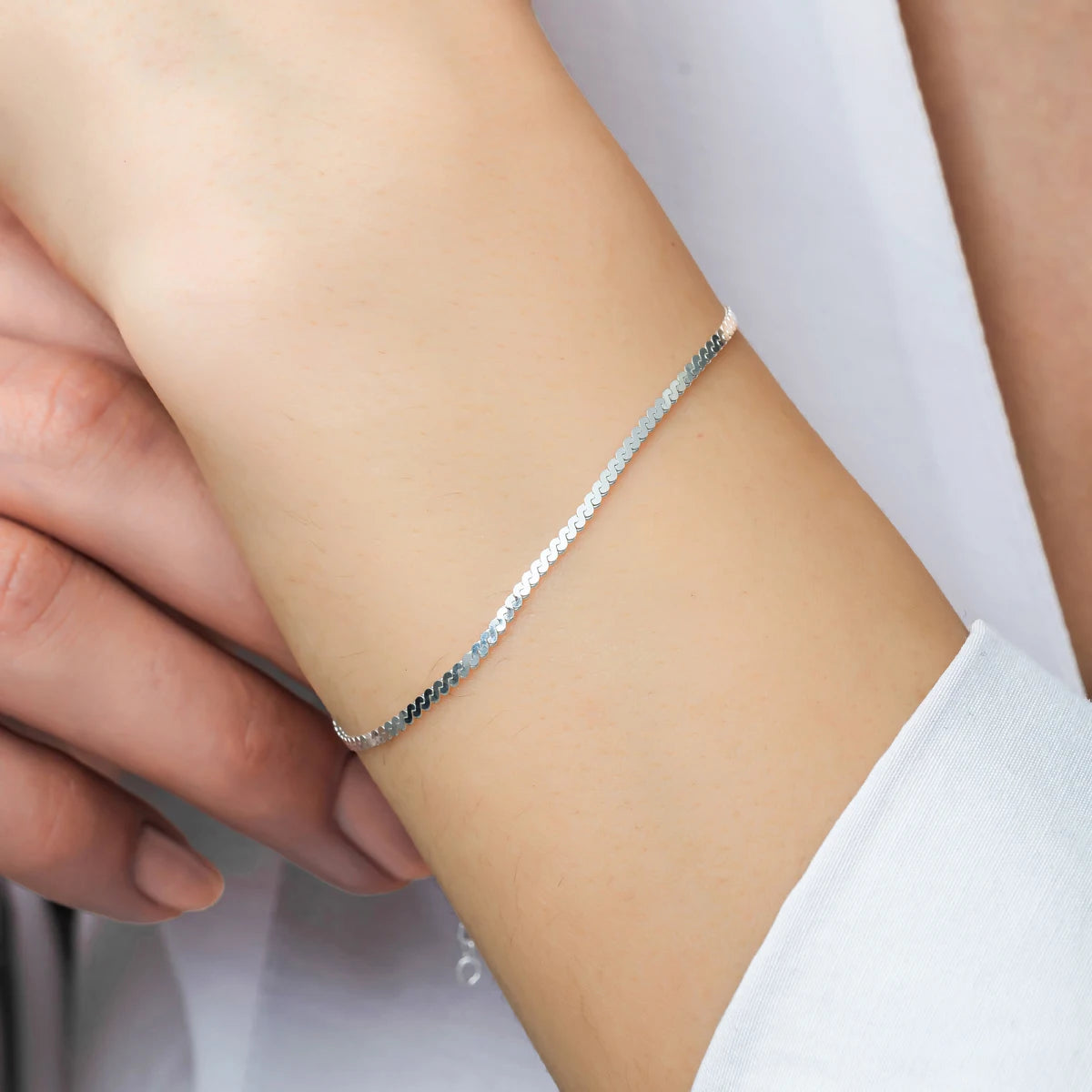 925 Sterling Silver Serpentine Chain Bracelet Gold Silver Rhodium Plated Trendy for Weddings Party Gifts