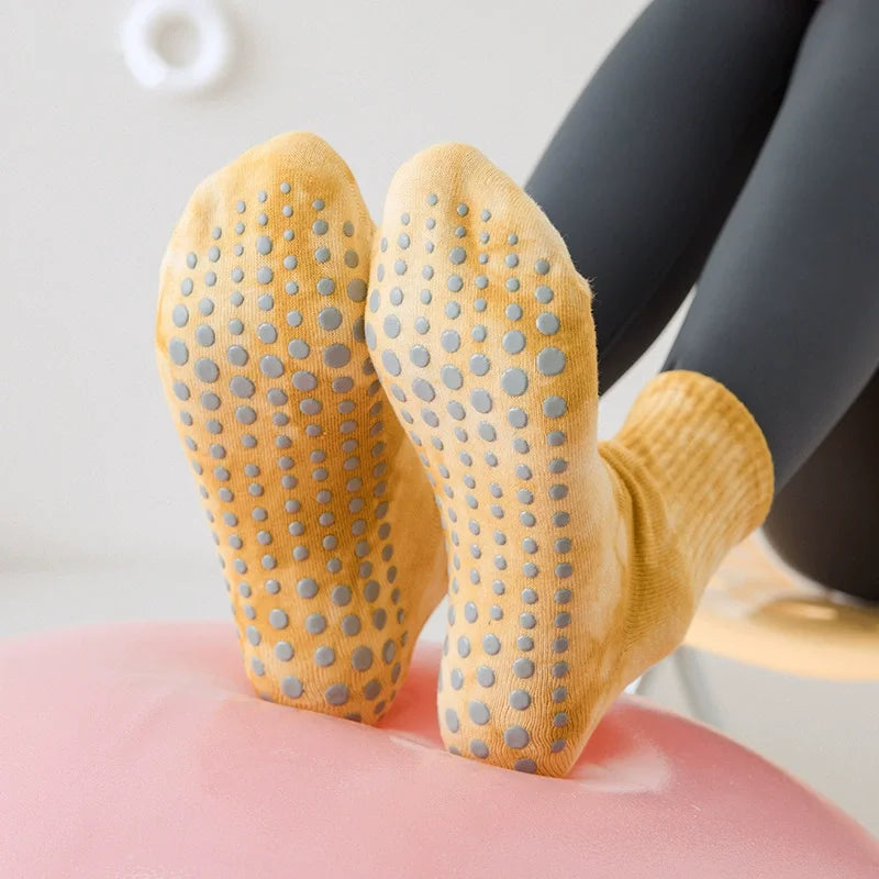 90% Cotton Yoga Socks Women Non-Slip Silicone Sweat-Absorbent Indoor Fitness Pilates Solid Color Crew High Boneless Sports Body