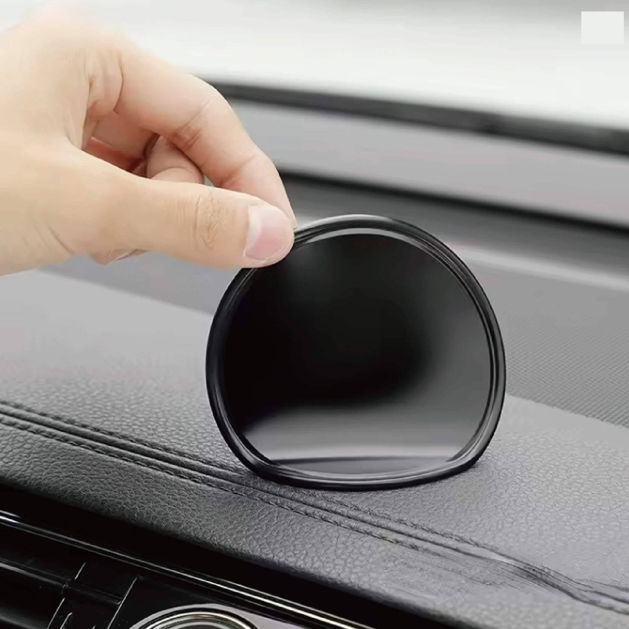 Custom Car Dashboard Non-slip Mats Reusable Sticky Silicone Gel Pads Multi-functional Vehicle Gel Holders for Phone
