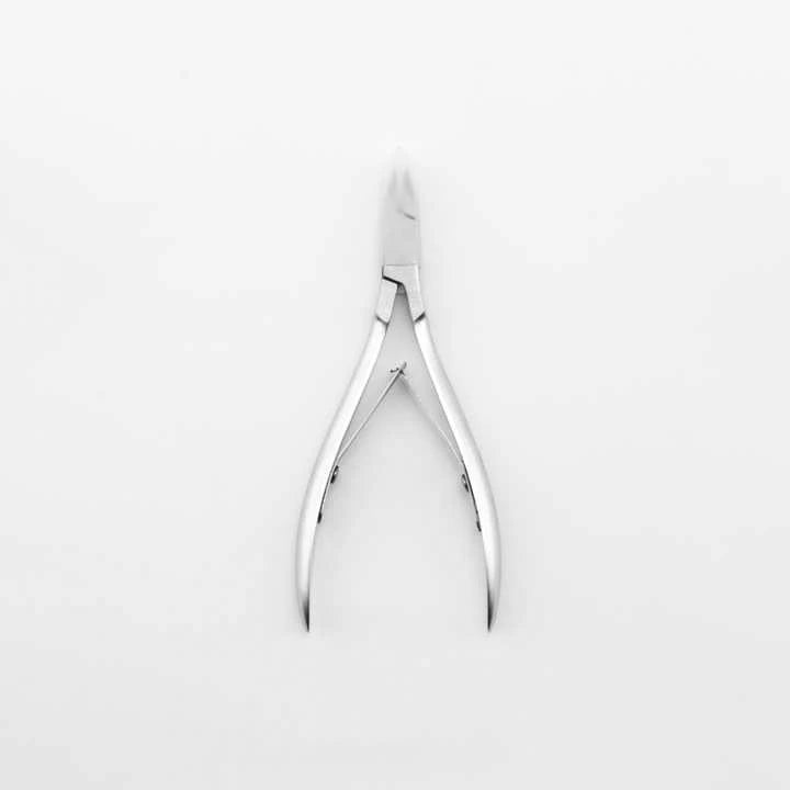 Professional D07 Curved Nail Cuticle Nippers High Quality Forged Stainless Steel Sandblasting Handle Beauty Type Finger Wide Jaw