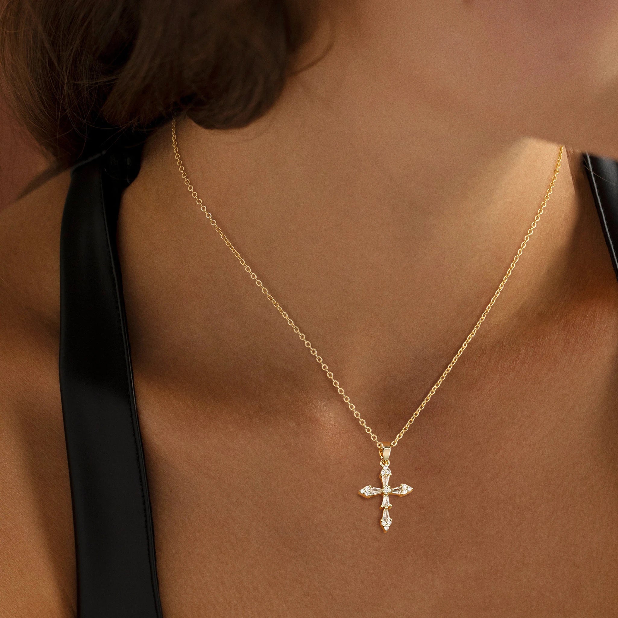 18K Plated Golden Glossy Small Cross Link Chain Brass Jewelry With Zincon Christian Religious for Gift Item N0771
