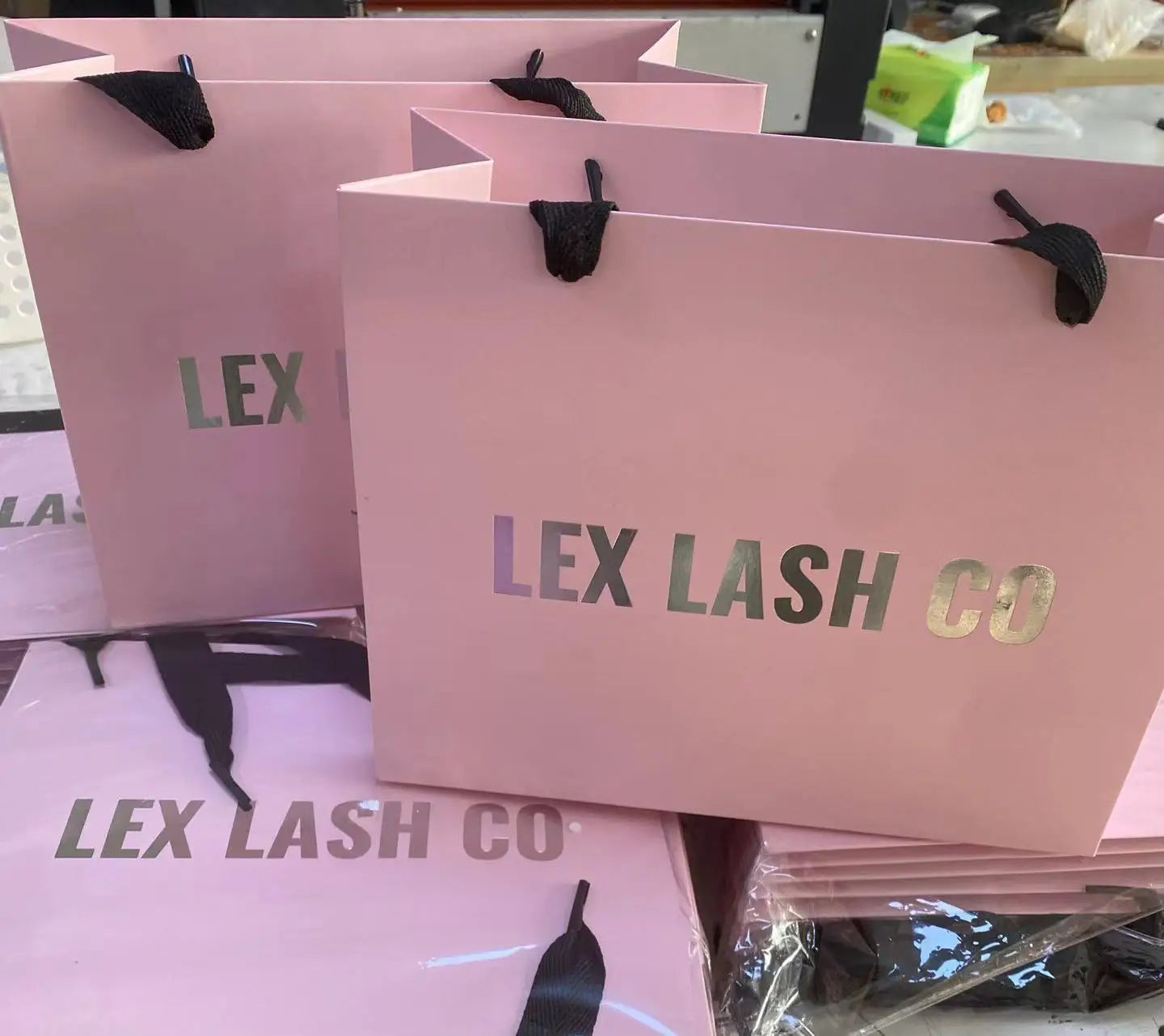 Wholesale 2024 Custom pink Gift Bags  Paper Bags with Your Own Logos