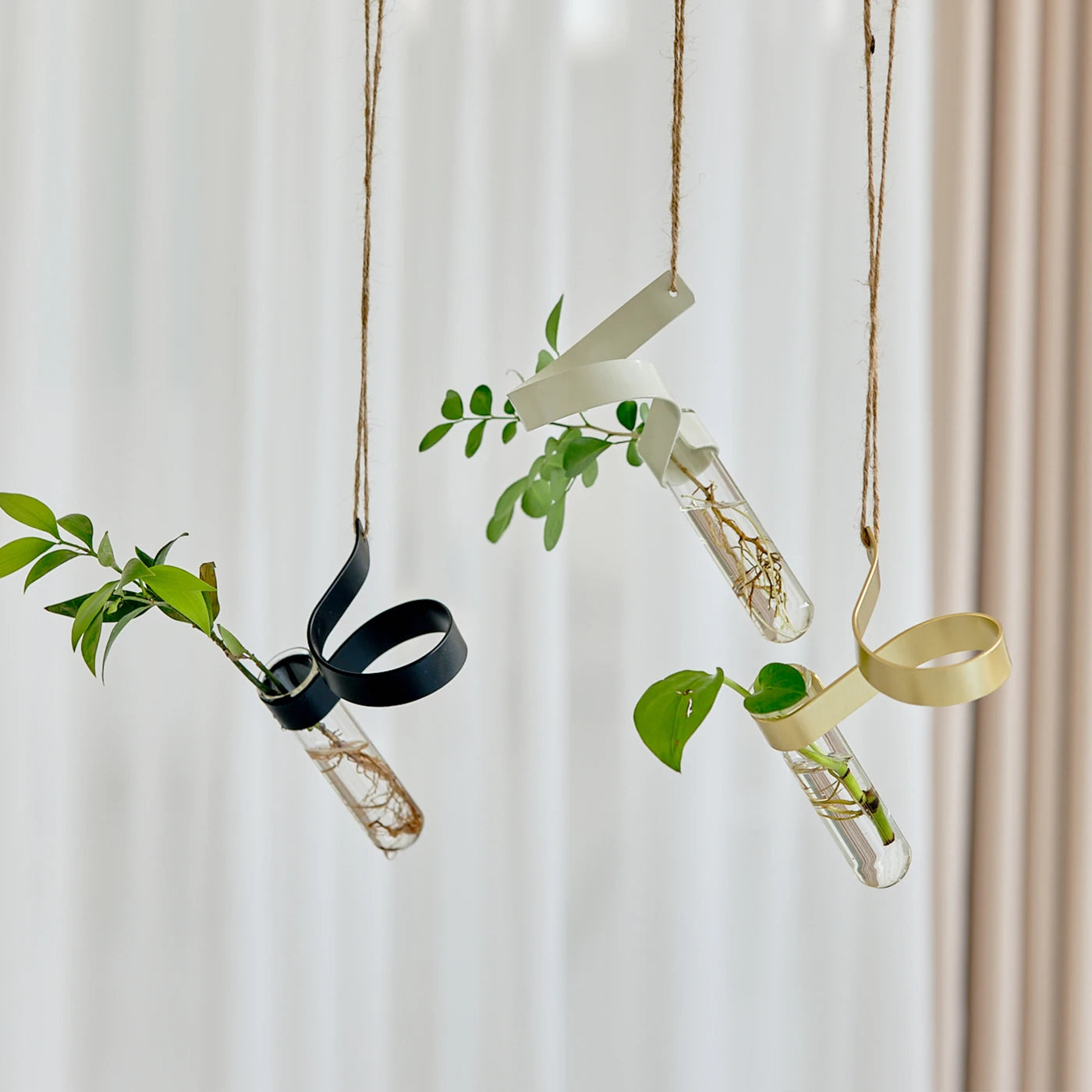 Modern Minimalist Hanging Glass Tube Vase with Metal Holder Hydroponic Plant Propagation for Home Wall Decor