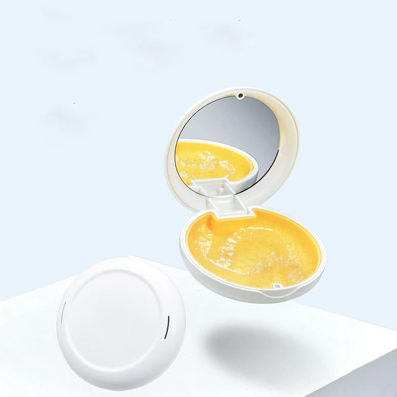 White Color Advanced Design Retainer Storage Case Invisible Braces Travel Box Modern Retainer Storage Box MegaBDM