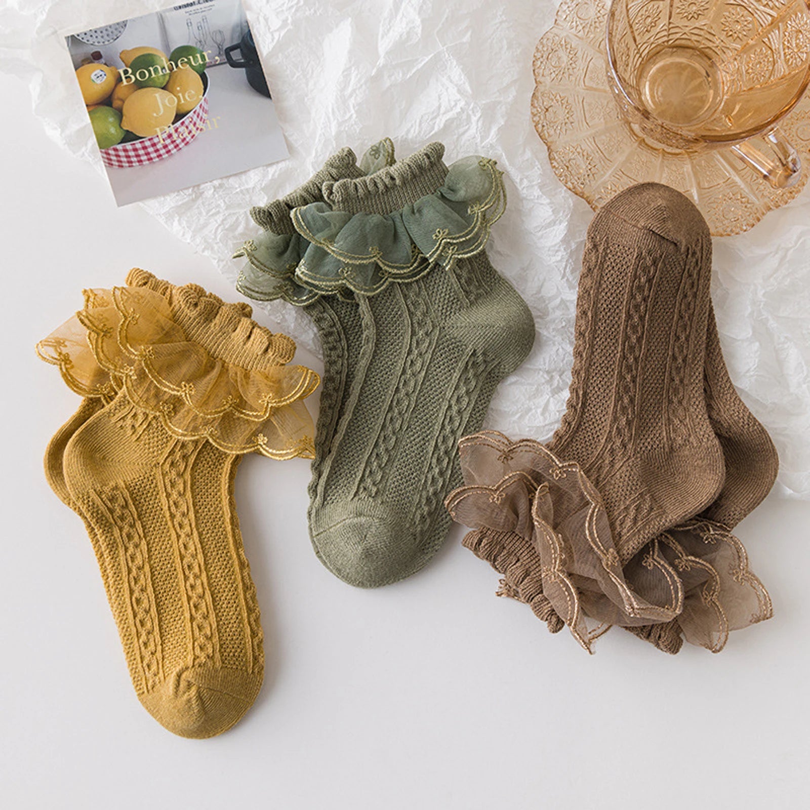 Girls Elegant Lace Brim Cotton Knit Socks for Autumn and Spring