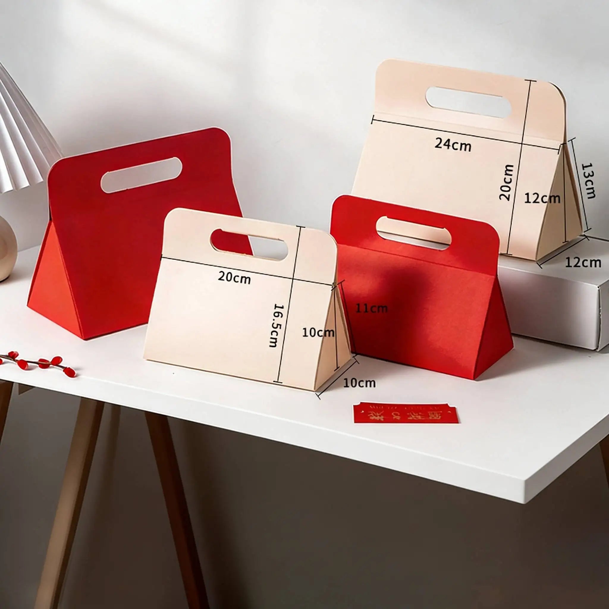 Folding Triangle Gift Packaging Box Velcro Closure Small Wedding Gift Triangle Box for Guests Souvenirs