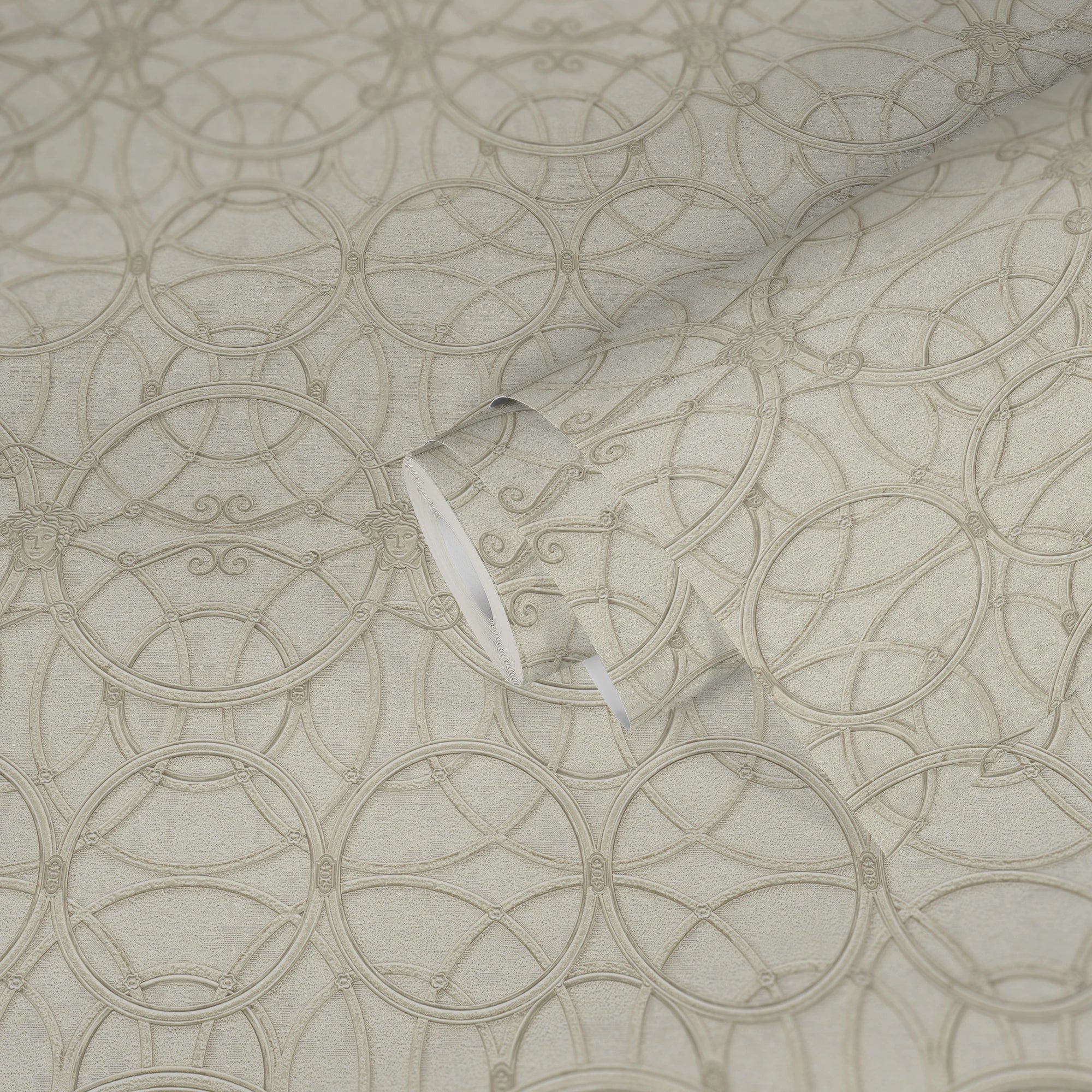 Made Germany Modern Damask Pattern Cream Beige Premium Non Woven Fabric Wallpaper for Living Room Kitchen Bathroom Use