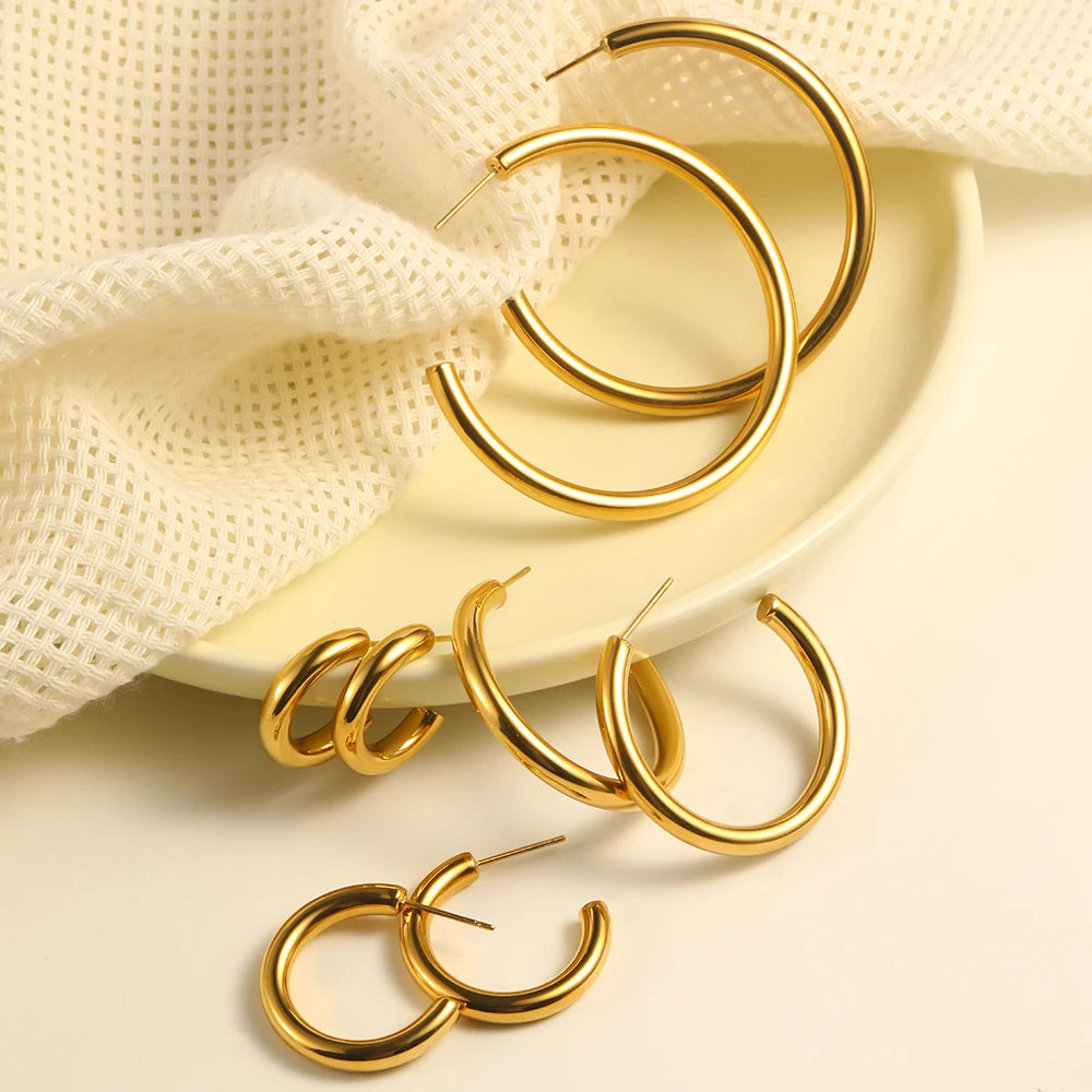 Dreamshow Minimalist Hollow Fashion Hoop Earrings 18k Gold Plated 316L Stainless Steel Waterproof Non Tarnish Jewelry