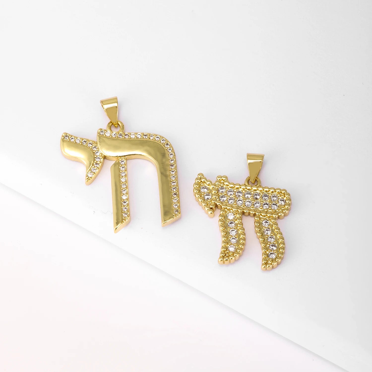 QIKU Wholesale Hebrew Chai Alphabet Charms Cubic Zirconia Jewish Letter Pendants for Jewelry Necklace Making