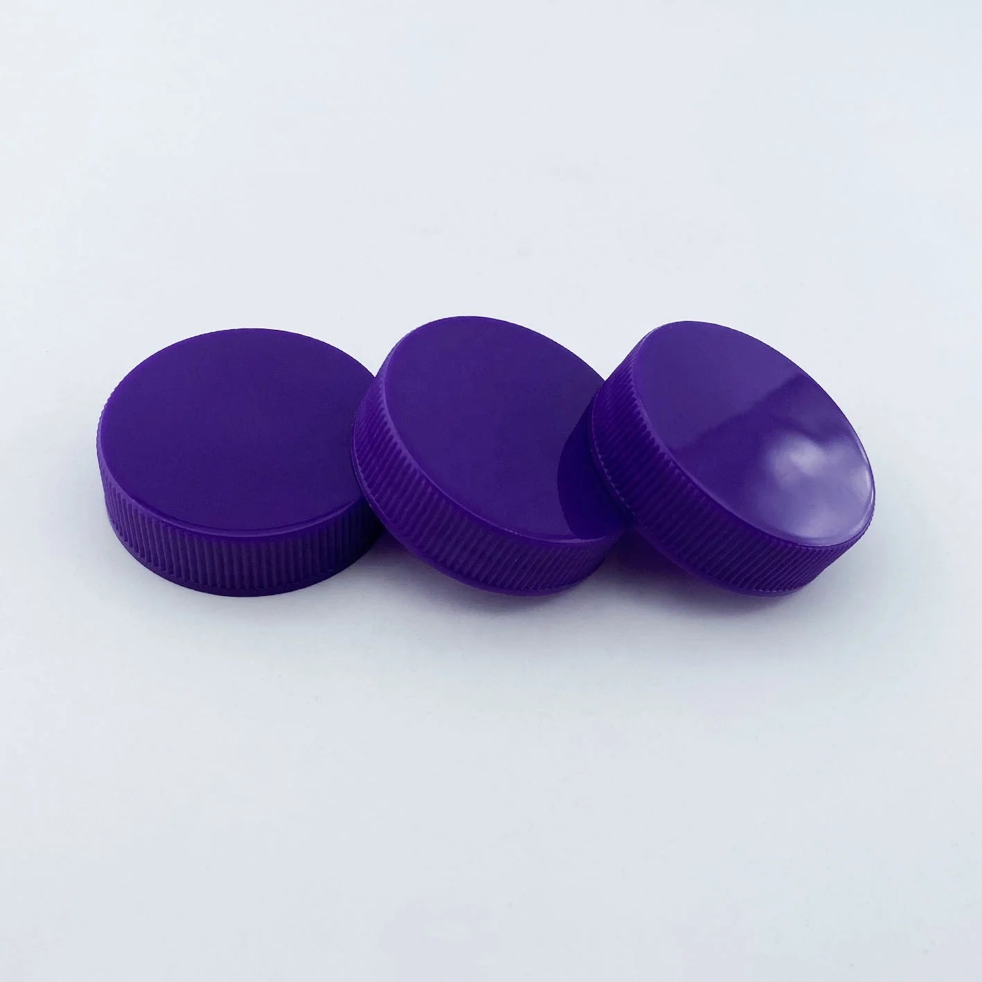 38/400 Smooth Top Ribbed Side PP Lid Cosmetic Bottle Screw Caps Plastic Closure for Empty Bottle