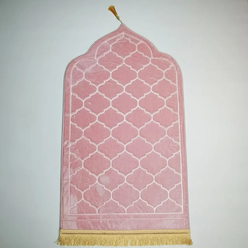 Hot Selling High-quality Comfortable and Anti-slip Raschel Muslim Prayer Mat for Ramadan.