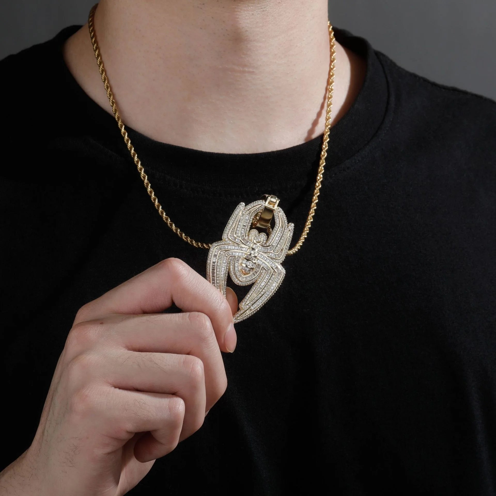 Hip Hop Spider Pendant Brass Gold Plated Cubic Zirconia Iced Out Handsome Men Women Fashion Punk Animal Charm Necklaces Jewelry