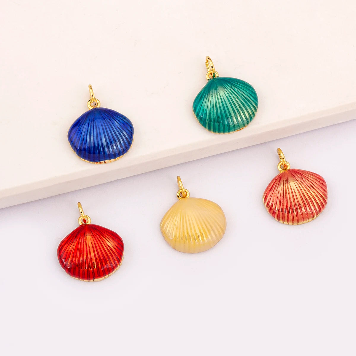 QIKU Trendy 2026 Scallop Fan Shell Ocean Sea Enamel Pendant Charms Gold Filled Copper Jewelry for Necklace Making