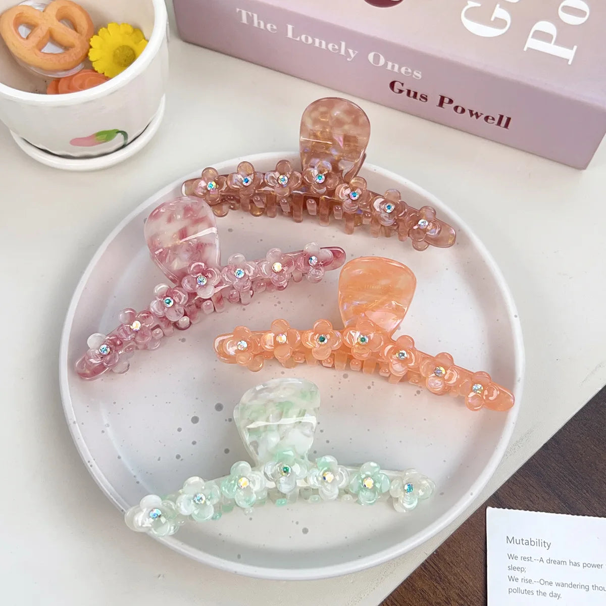 SHE SHARES 2025 New Arrival Luxury Acetate 3D Flower Hair Claw Clip Thick Full Rhinestone Claw for Women Elegant Bun Styling