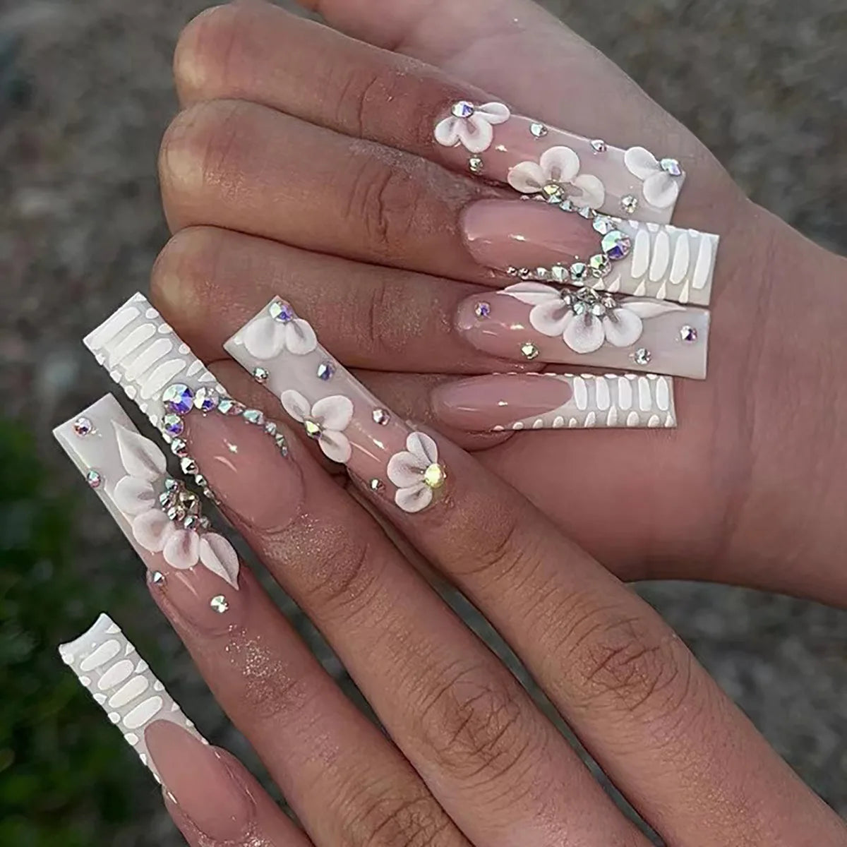 Factory Wholesale 24Pcs ABS Fake Nails French Flower Art Press on Nails With Packaging Box Nail File