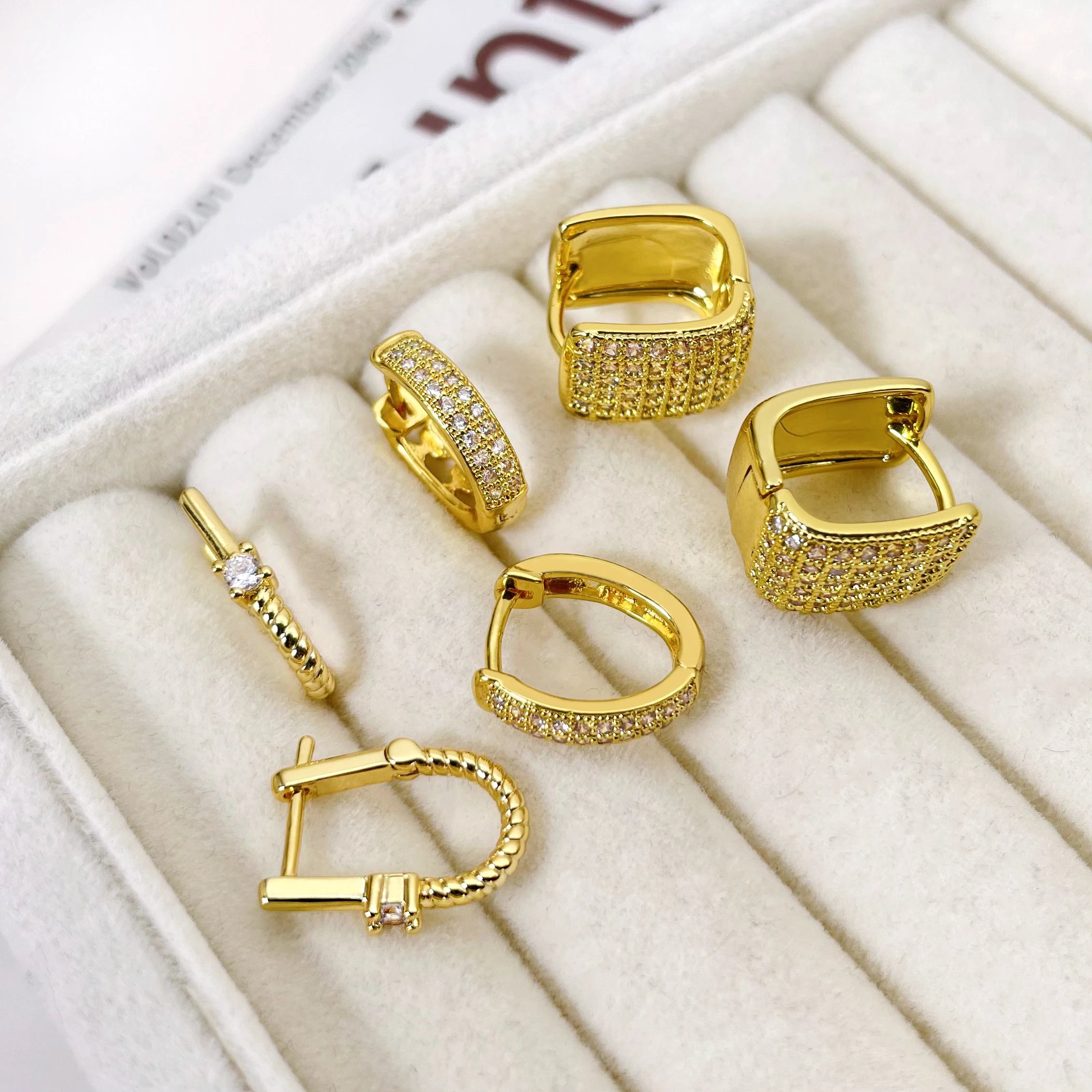 For Foxi Luxury Women's 18K Gold Plated Bling Earrings Iced Out Cubic Zirconia Semijoias Hoop Jewelry Trendy Style for Gifts