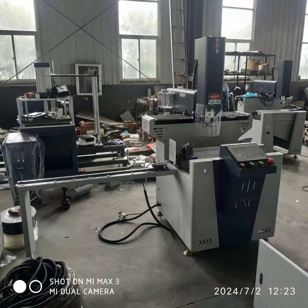 Automatic CNC System Drilling Milling Machine for Aluminum Window Profile Making 600mm Long Working Range PLC Engine Core