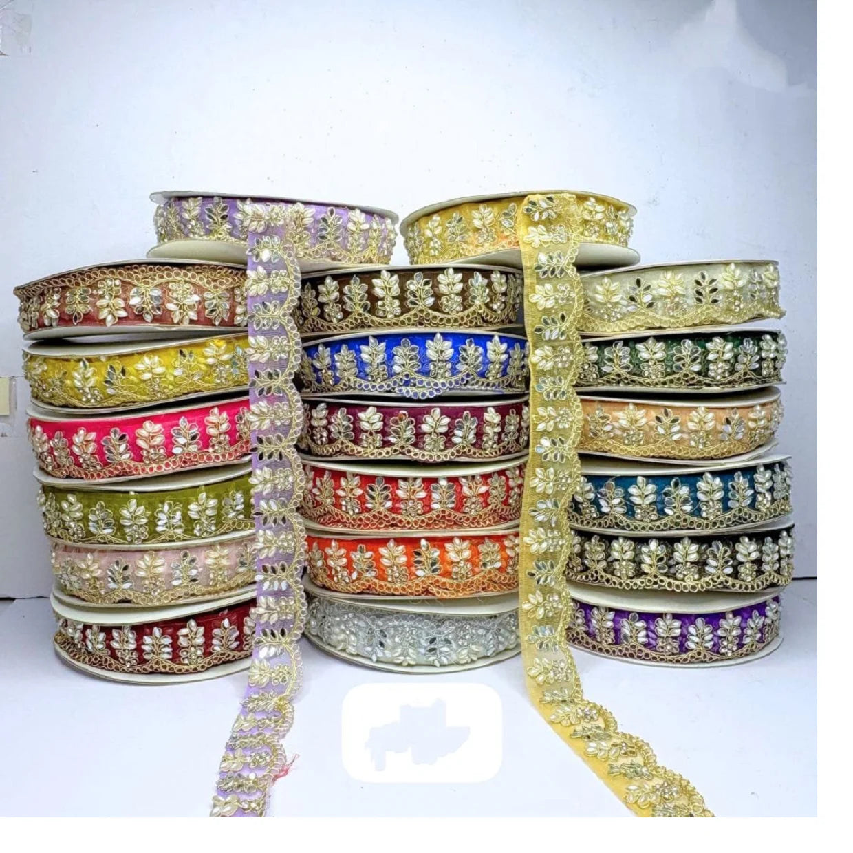 Custom Made Floral Embroidered Lace Trims Sequins 100% Cotton Eco-Friendly Vintage Design Fashion Garments Bags Decorative