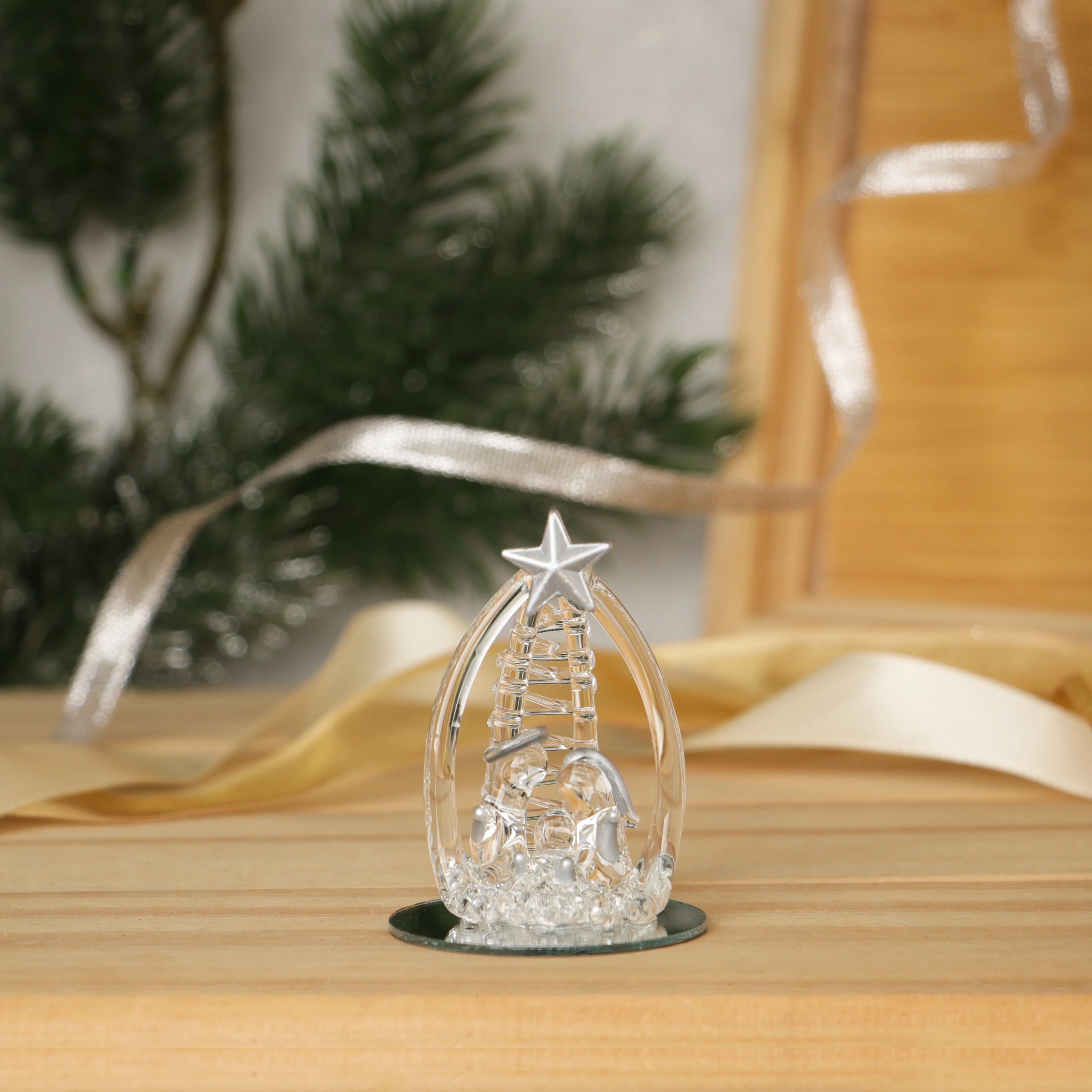New Arrival Christmas Ornament Santa Claus Xmas Decora Glass Tree Customized Color/Size/Shape Customized Logo Gift Box Packaging