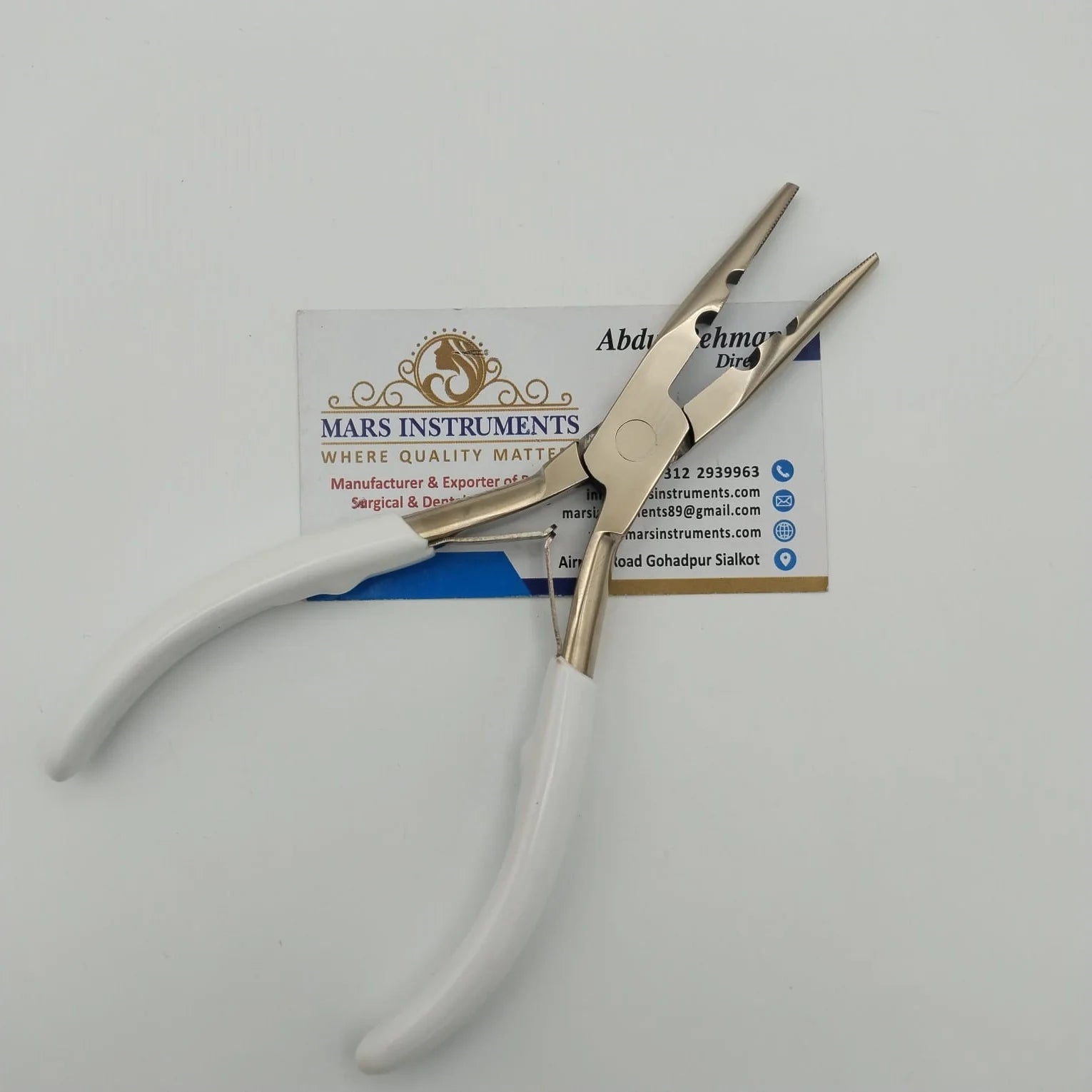 Professional Salon Hair Extension Pliers Gold Color Coated With White Grip for Precise Application and Removal Personal Use Tool
