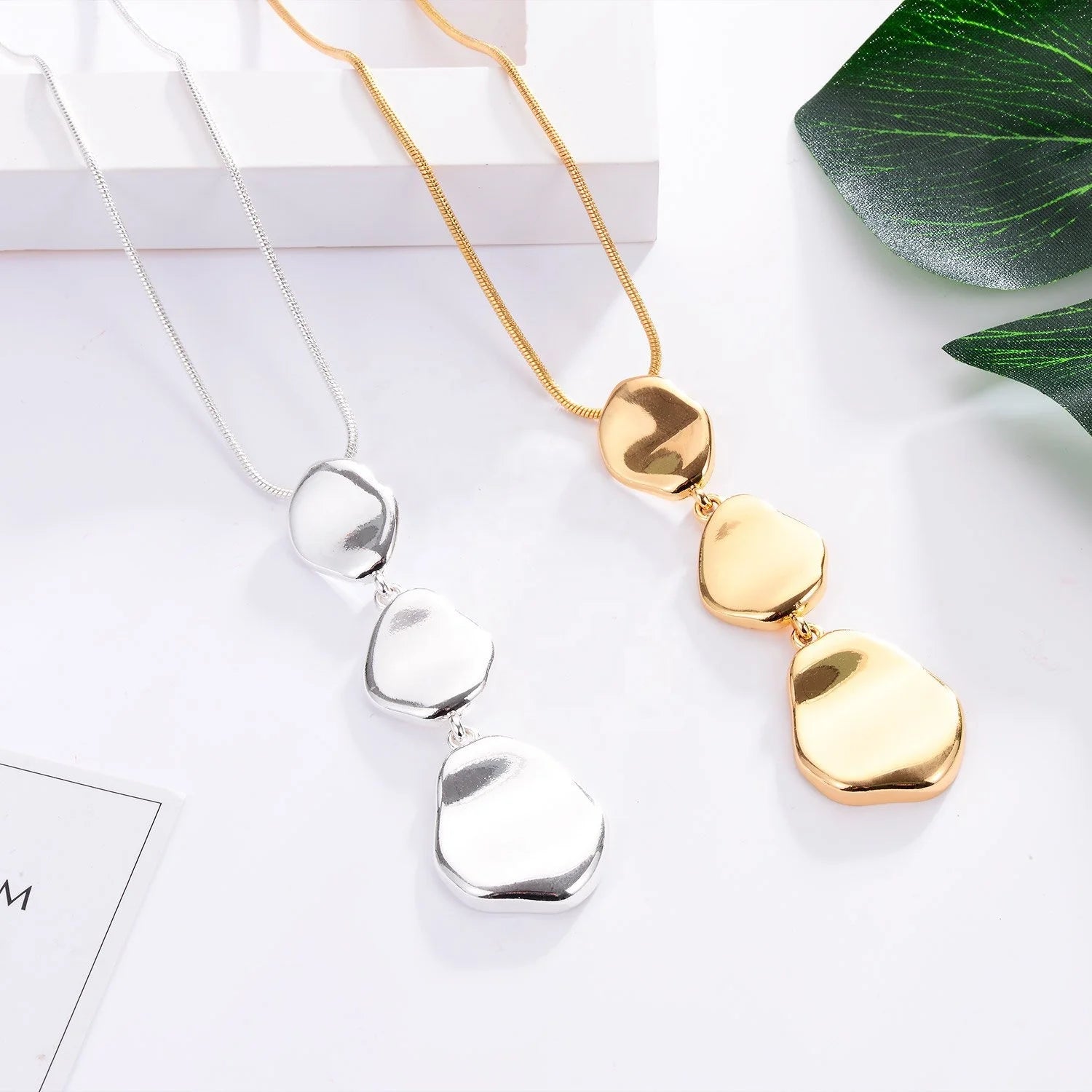 2025 Trendy Irregular Texture Necklace Multi Layer Round Pendant Necklace Y Shape Tassel Necklace for Women Jewelry Gift