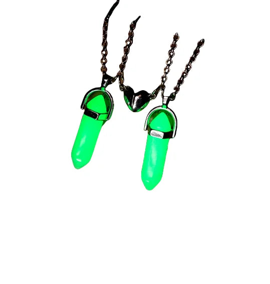 Fenyi Wholesale 2 Pieces of Fashion Jewelry Simple Heart Luminous Crystal Pendant Necklace Couple Magnetic Jewelry Men and Women MegaBDM