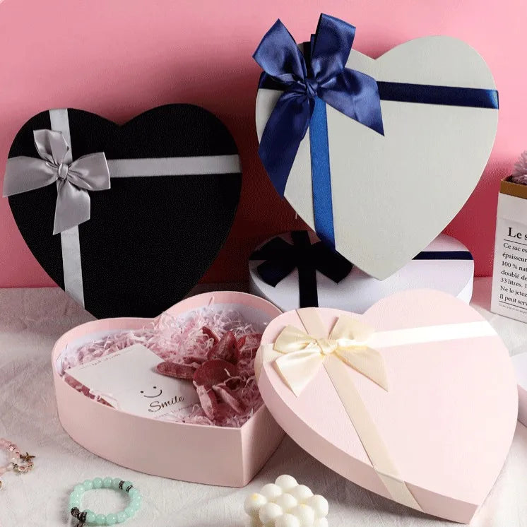 Hot Sale Custom Logo Printed Pink Color Cosmetic Gift Box Heart Shape  Boxes Packing Round Lip Balm Containers