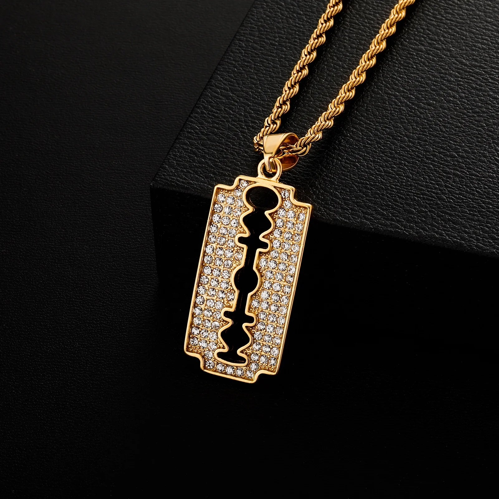 Luxury Glamorous HipHop Stainless Steel Gold Plated Razor Blade Pendant with Sparkling Rhinestones for Unique Waterproof Jewelry