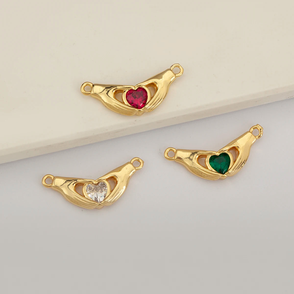 QIKU Wholesale Luxury Rhinestone & Zircon Heart Charm Metal Heart Pendants for DIY Jewelry Making