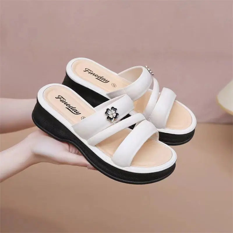 Women's Slide slippers Wholesale PVC Summer Sandals Soft Non-slip Beach Designer Style for Indoor Use for Women & Ladies