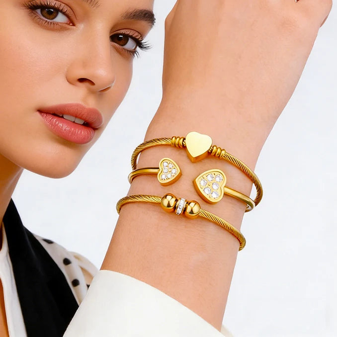 Stackable Multi-Layer Gold Heart-Shaped Rhinestone Adjustable Stainless Steel Bracelet Suitable for Parties and Daily Wear