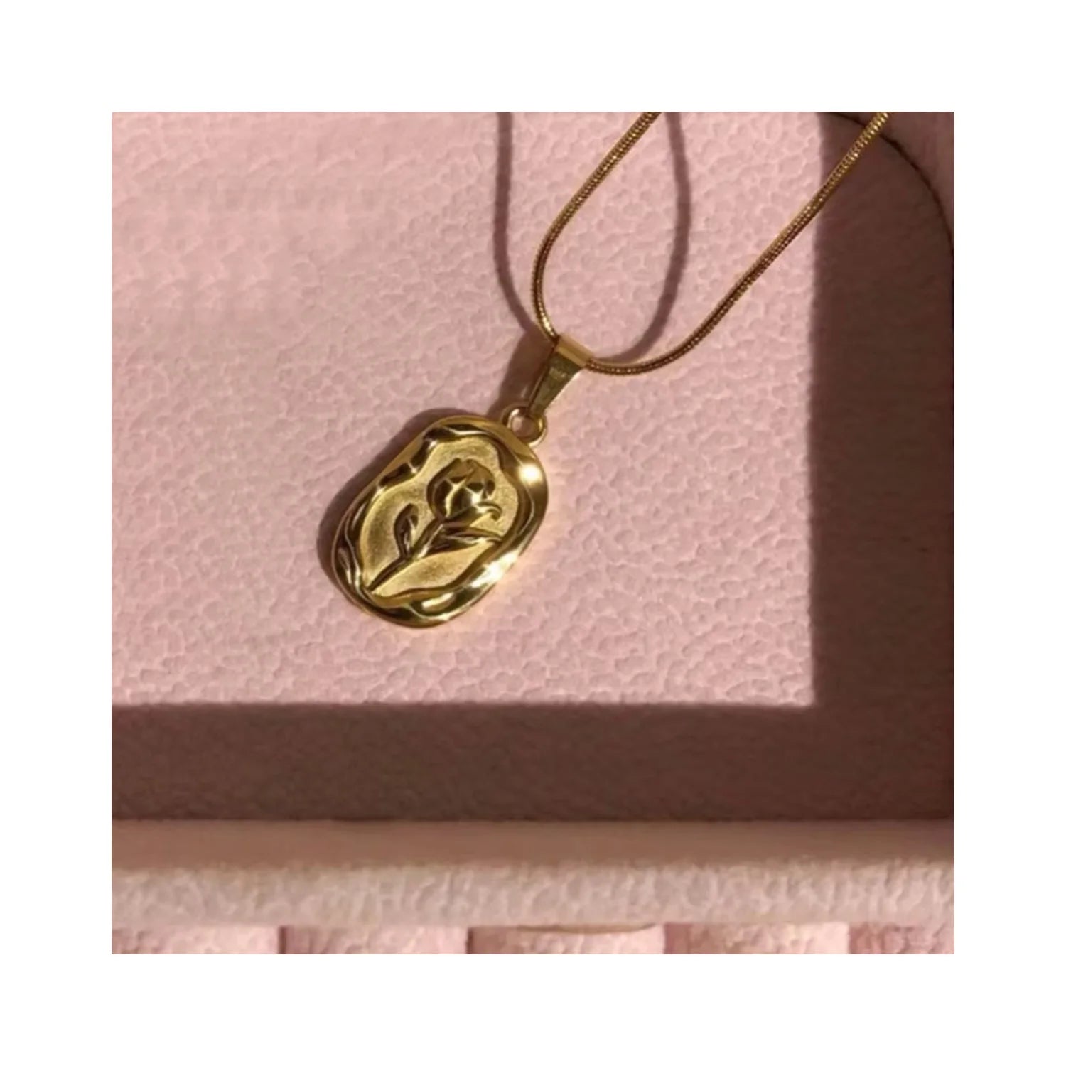 Wholesale Tarnish Free Stainless Steel Tulip Pendant PVD 18k Gold Plated Irregular Flower Pendant Necklace Jewelry