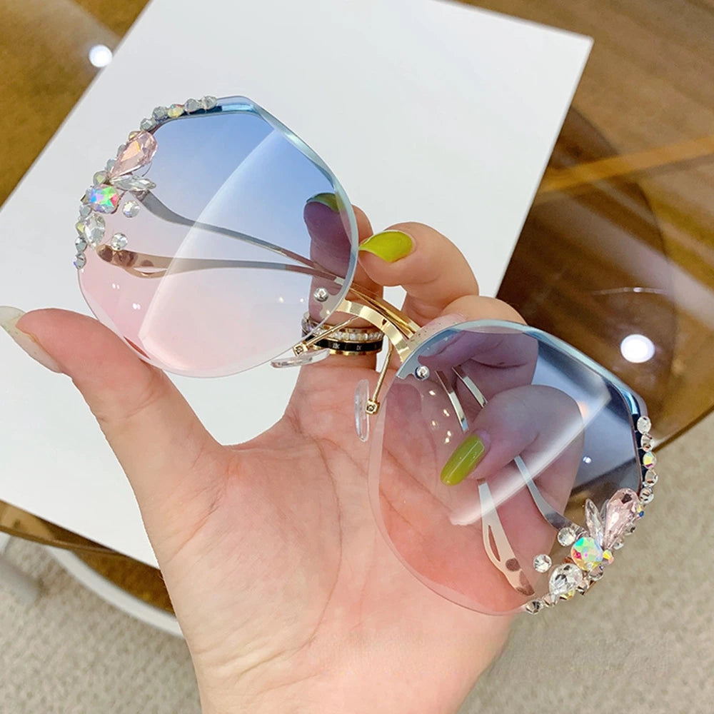 Ready to Ship New Fashion Vintage Cutting Rimless Oversized Sunglasses for Women Diamond Rim Rhinestones Metal Frame Lens Logo