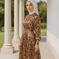YXD119 2026 Eid Muslim Women Dress Islamic Hijab Traditional Luxury with Fashionable Leopard Print Pattern High-quality Satin