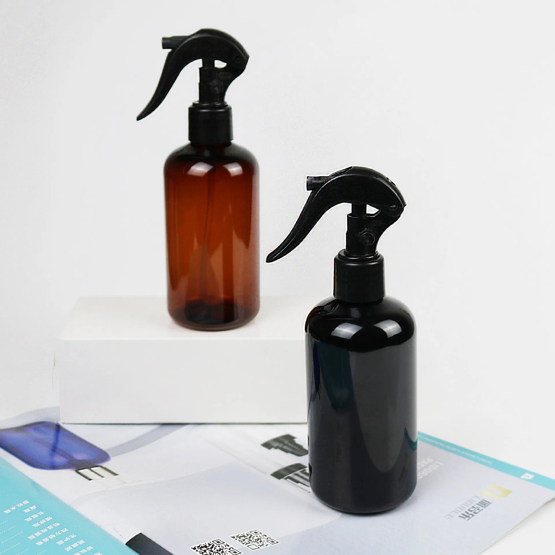 300ml 500ml Boston Shape Plastic Empty Bottle Amber Green Fine Mist Spray Reusable for Alcohol Cleaning Spot Screen Printing