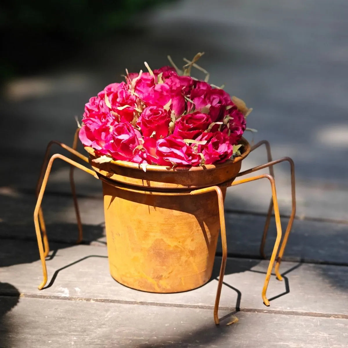 Rustic Metal Spider Planter Stand with Pot Vintage Iron Flower Pot Holder Garden Decor Indoor Outdoor Metal Plant Stand