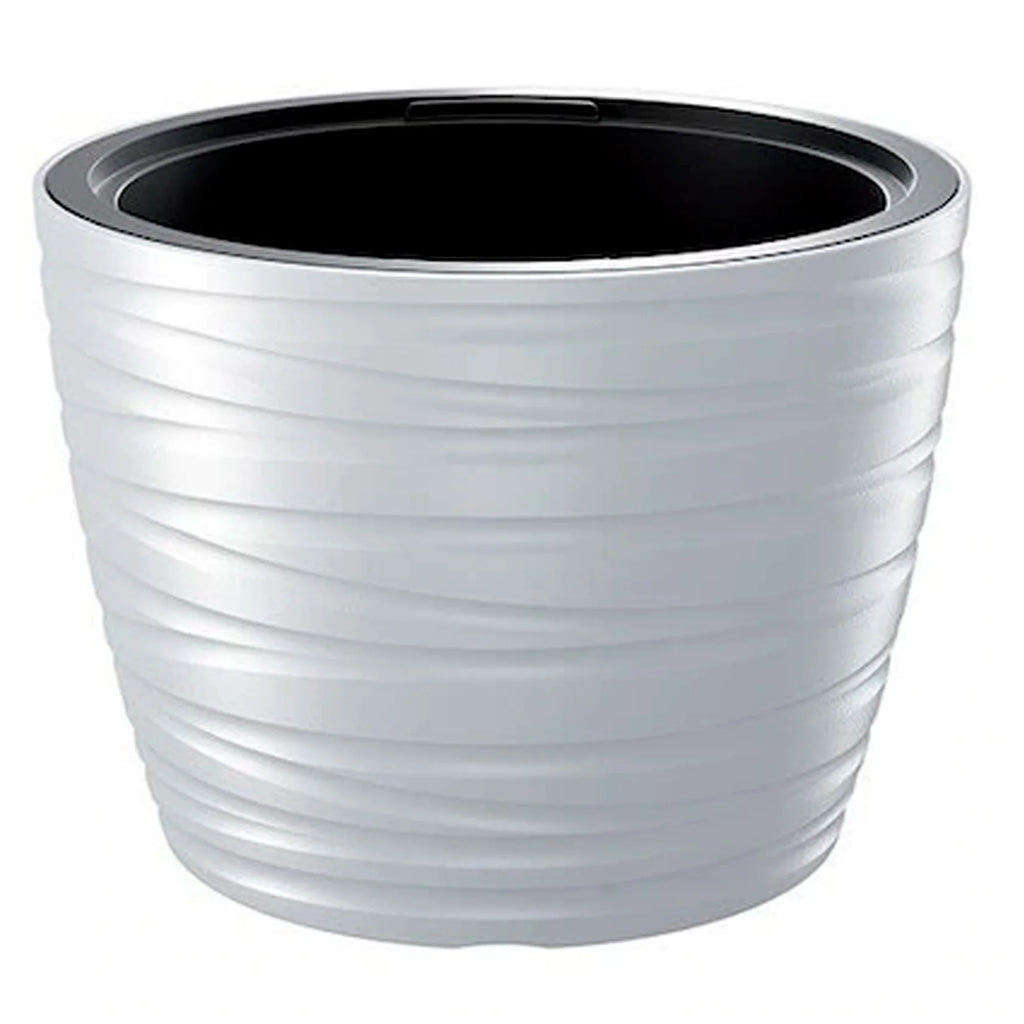 Low planter with 22L reservoir. Maze made of plastic in white. 37.5 (length) x 37.5 (width) x 27.9 (height) cm